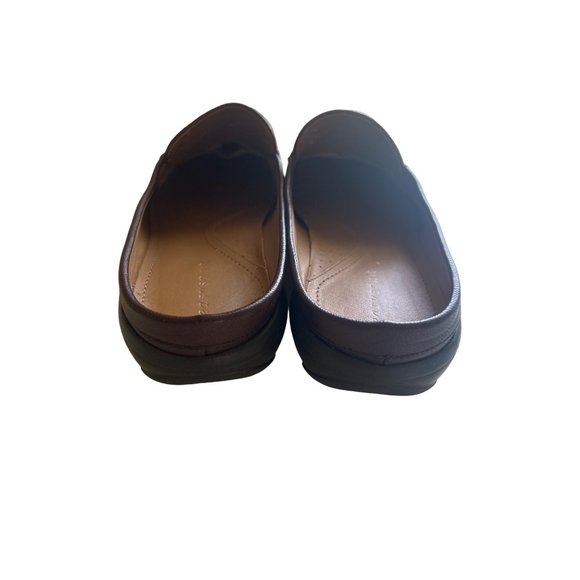 Easy Spirit, Leather, Brown Croc Pattern Mules, Size 8.5 M - Picture 5 of 7